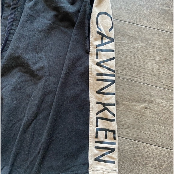 Calvin Klein Beige and Black Shorts | Men’s XL with Drawstring - Picture 3 of 7